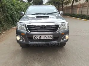 Toyota Hilux 2012 Gray