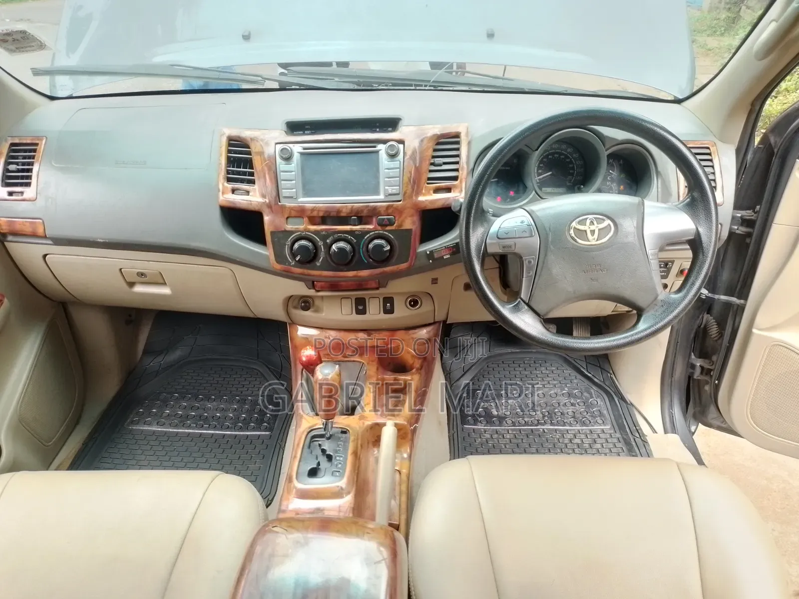 Toyota Hilux 2012 Gray