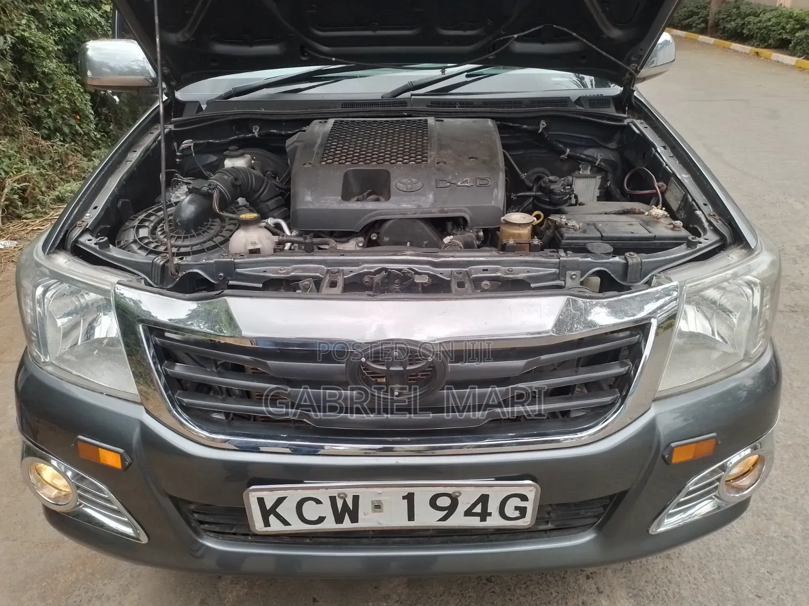 Toyota Hilux 2012 Gray