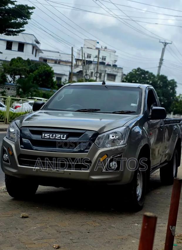Isuzu D-MAX 2021 Brown
