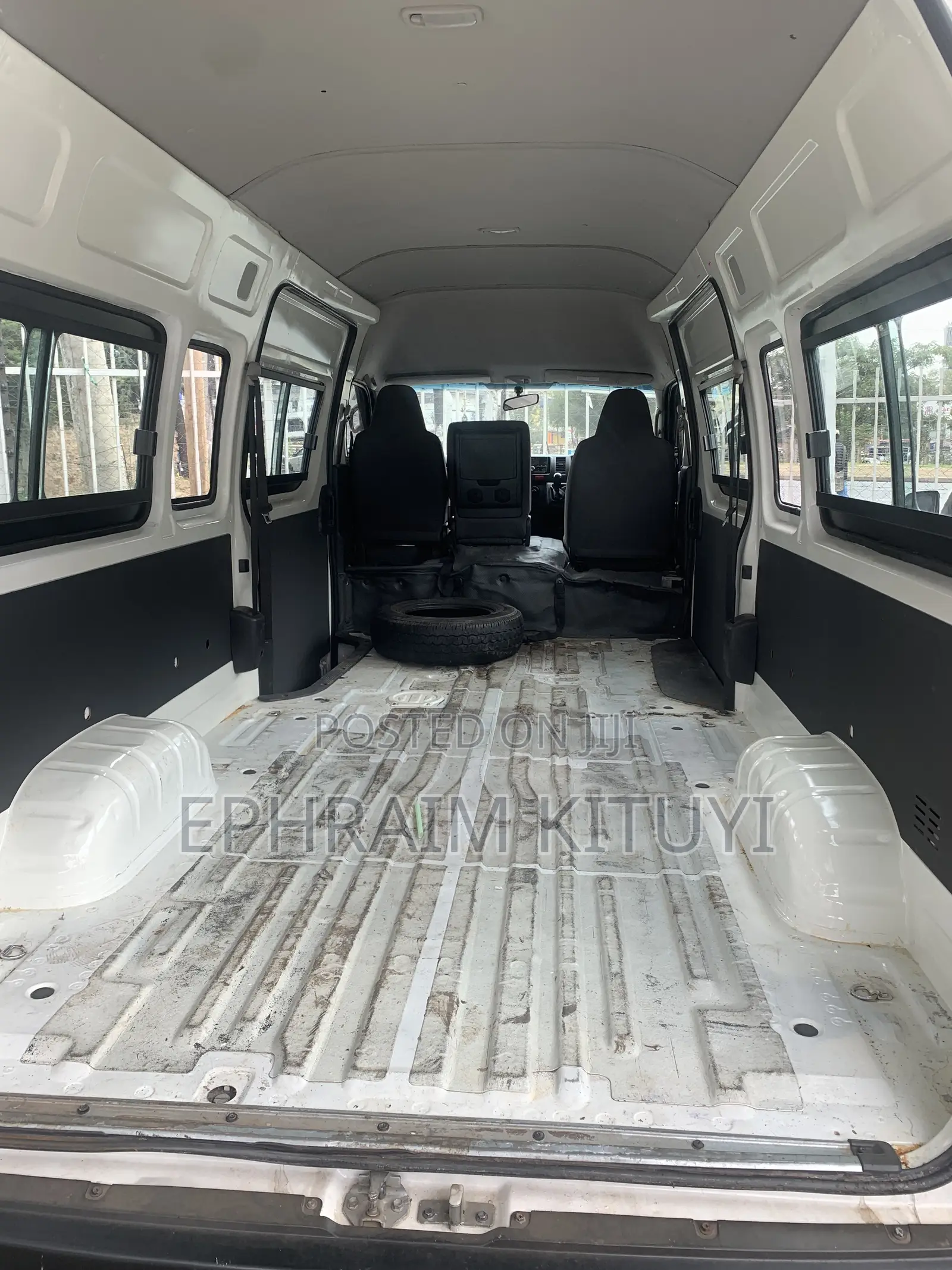 Toyota HiAce 2019 White