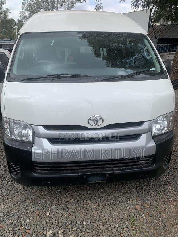 Toyota HiAce 2019 White