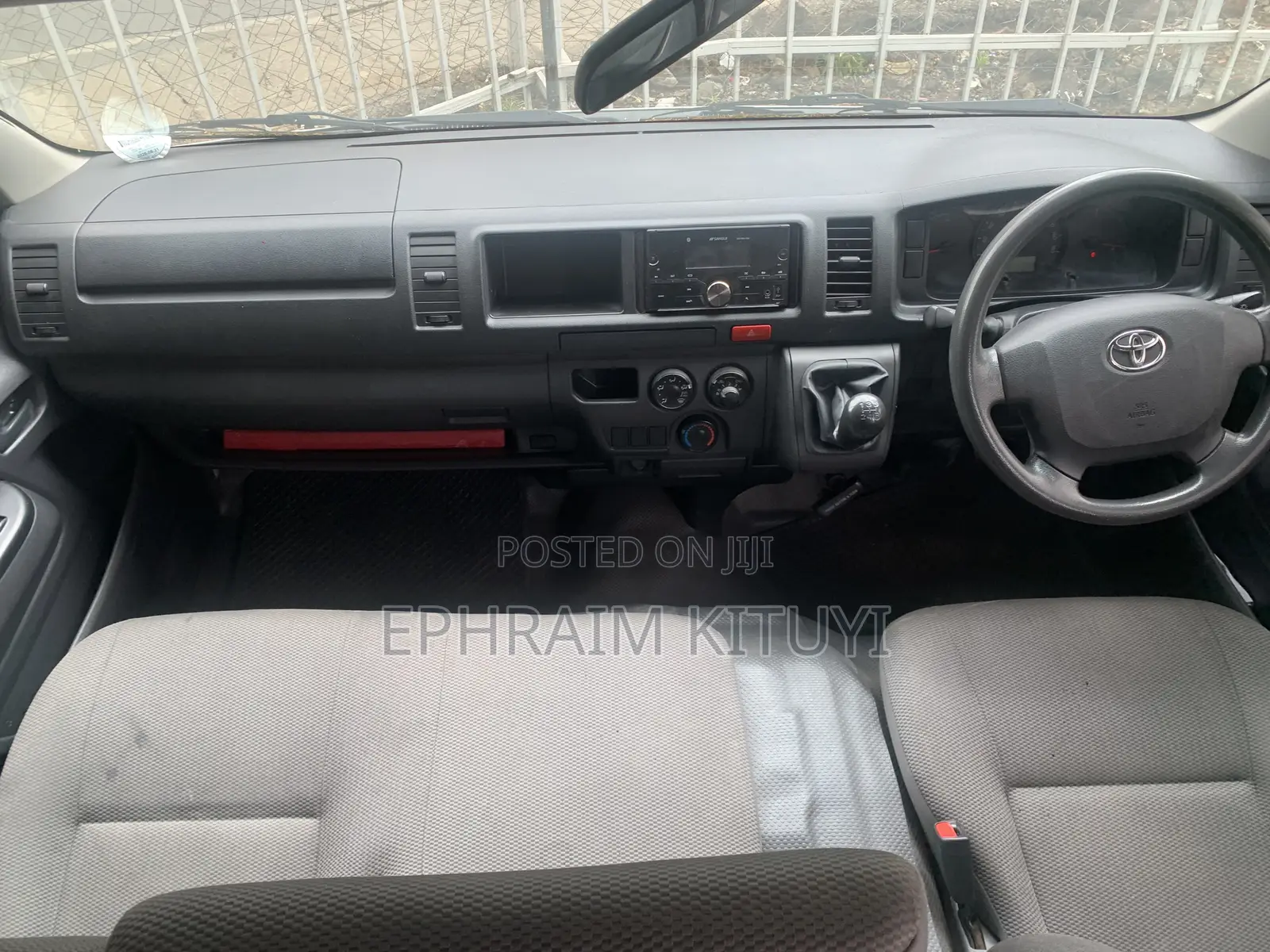 Toyota HiAce 2019 White
