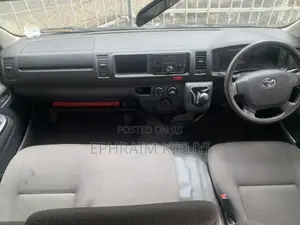 Toyota HiAce 2019 White