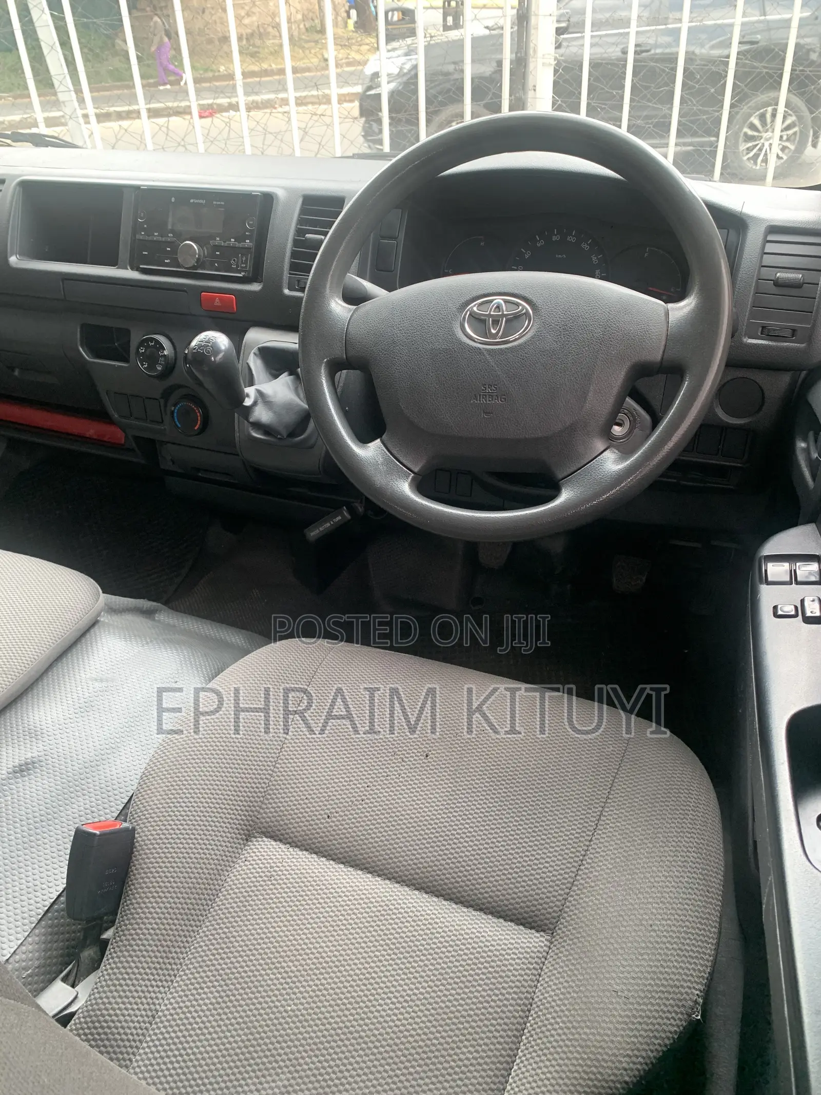 Toyota HiAce 2019 White