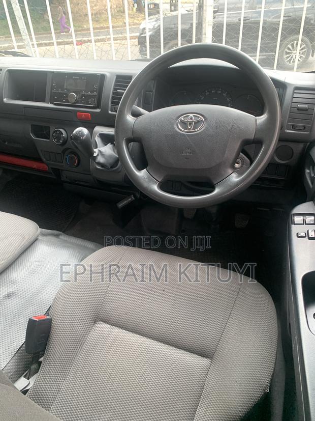 Toyota HiAce 2019 White - thumbnail 5
