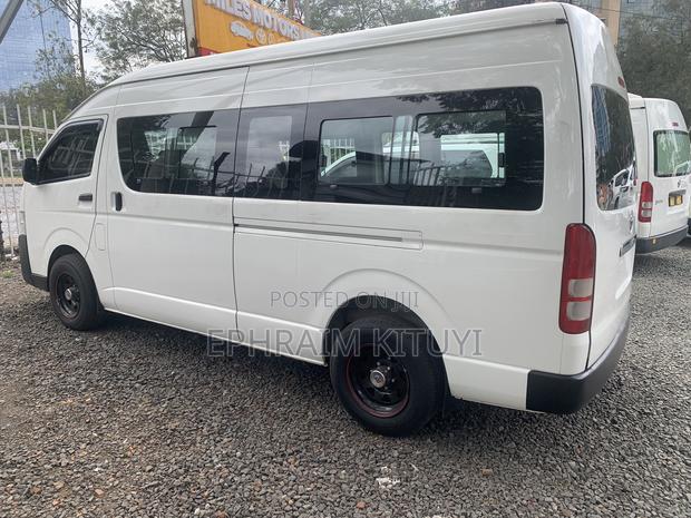 Toyota HiAce 2019 White - thumbnail 2