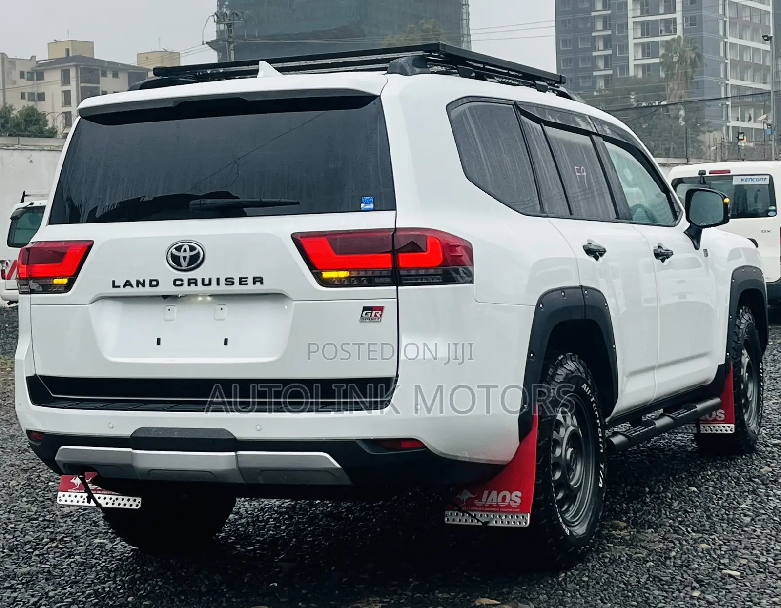 Toyota Land Cruiser LC300 2023 White