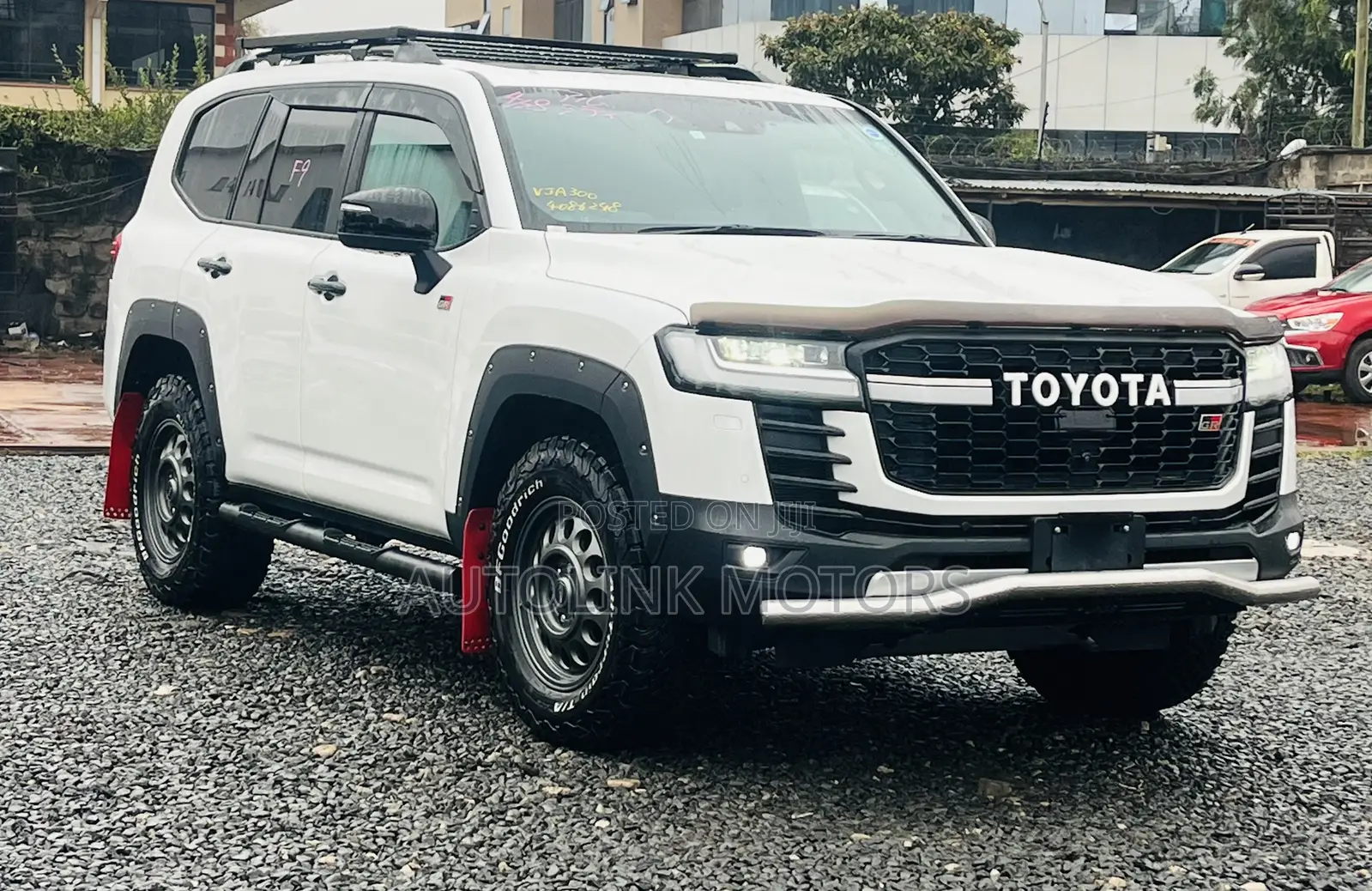 Toyota Land Cruiser LC300 2023 White