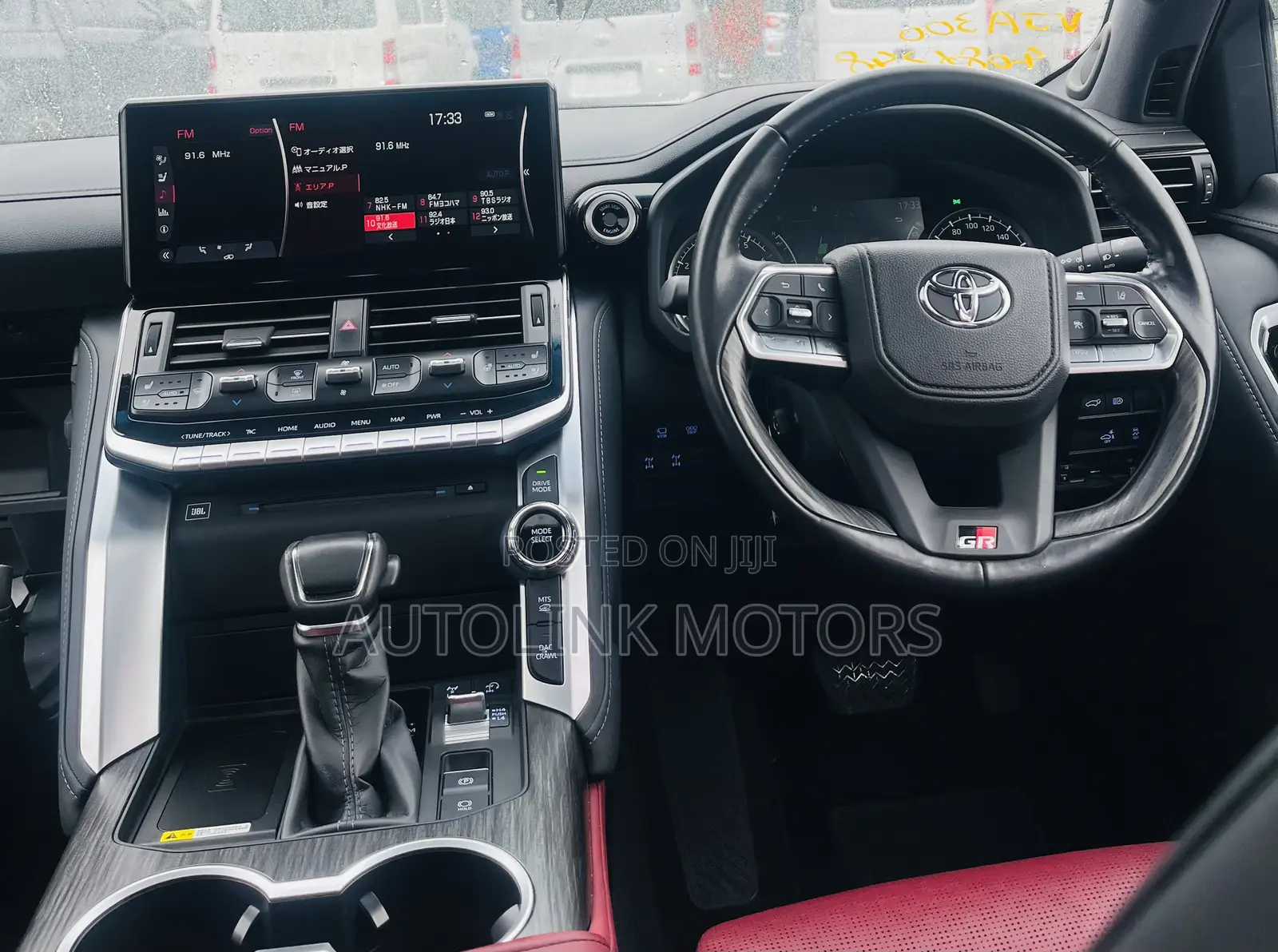 Toyota Land Cruiser LC300 2023 White