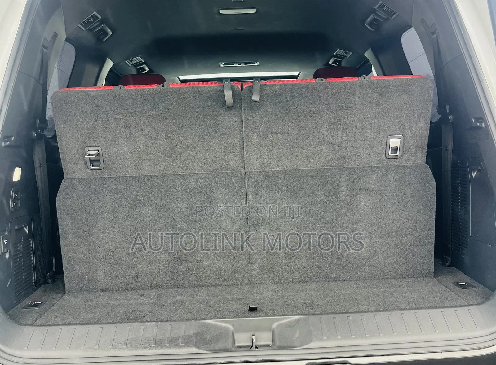Toyota Land Cruiser LC300 2023 White