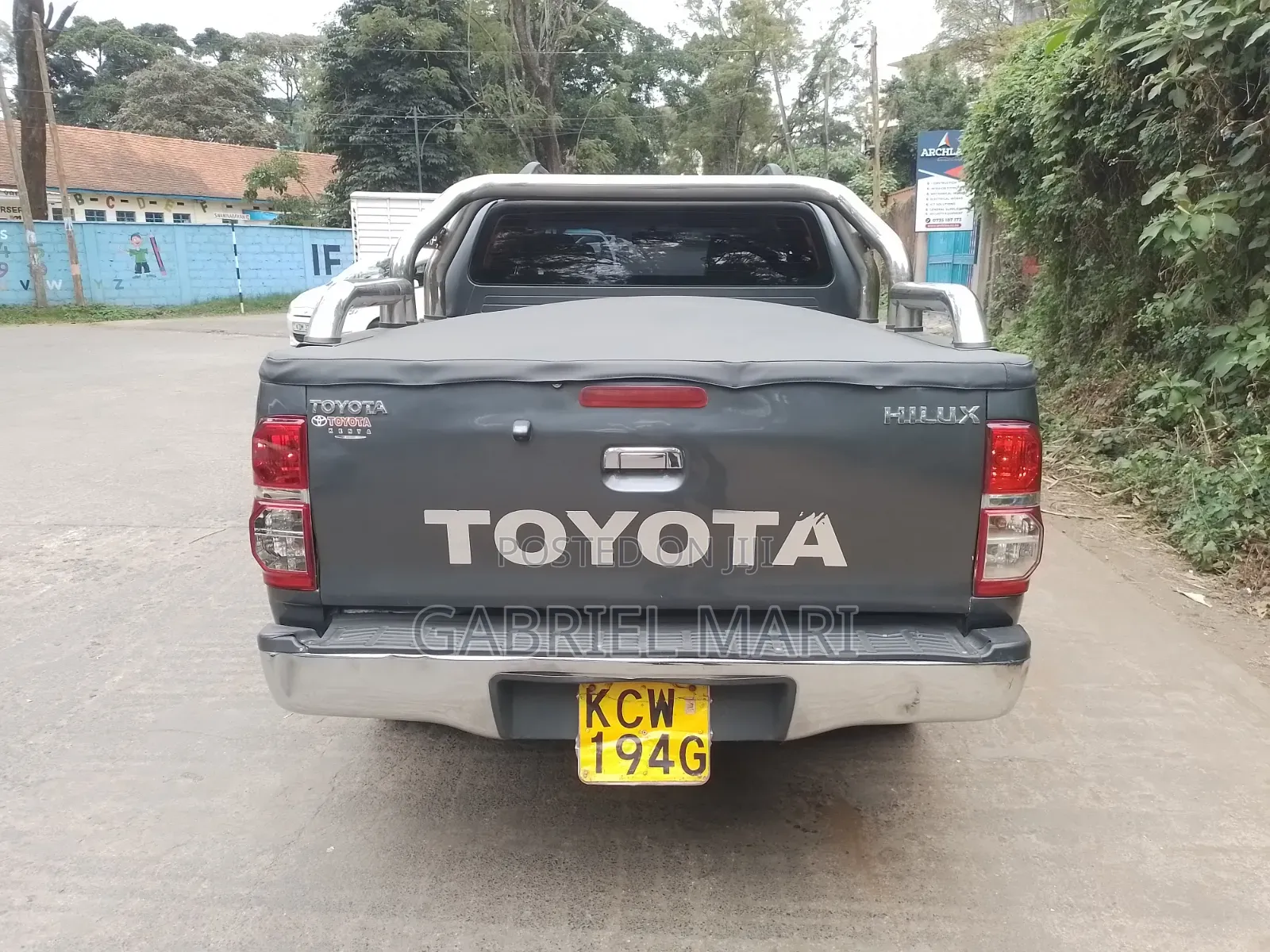 Toyota Hilux 2012 Gray