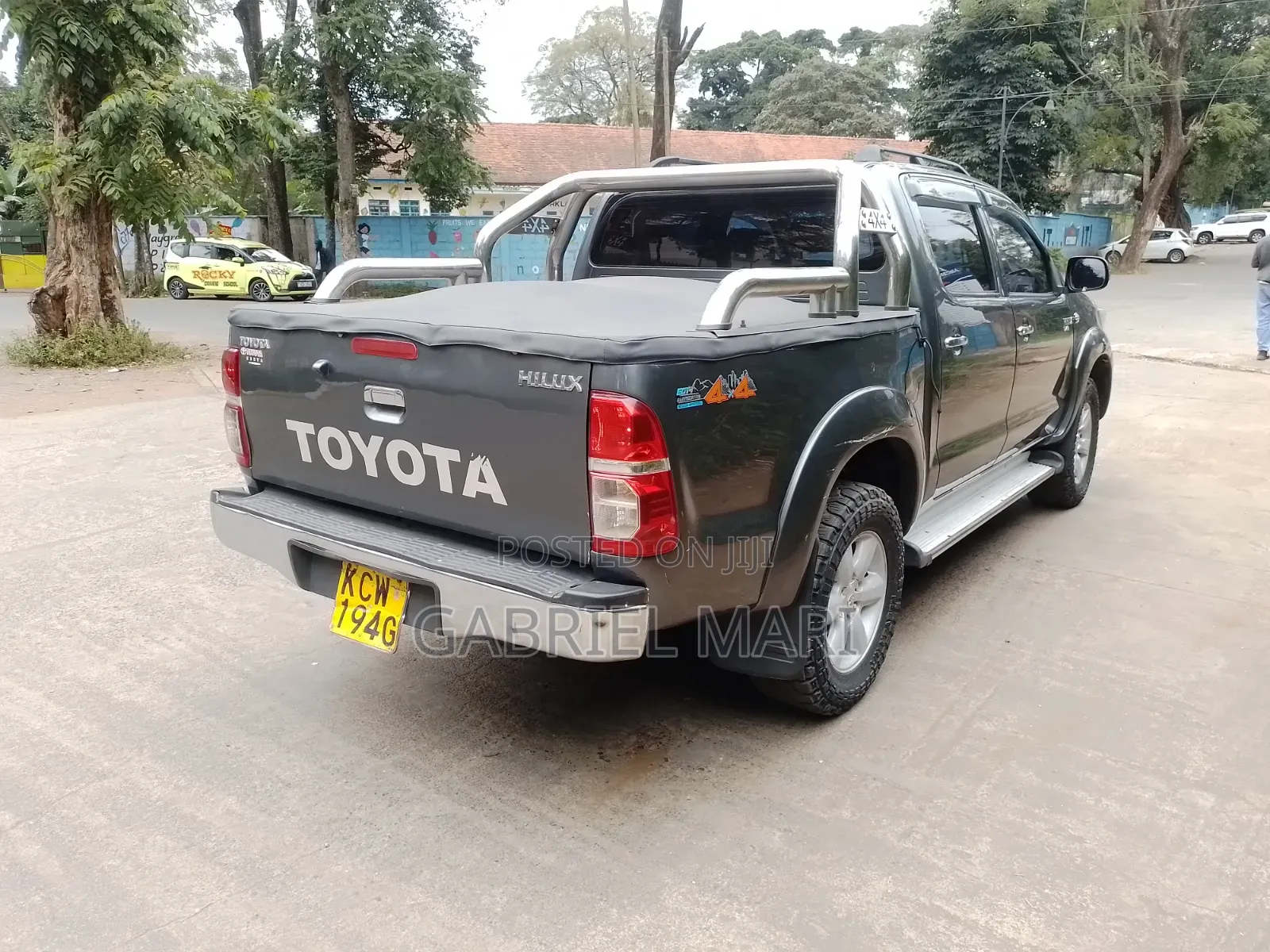 Toyota Hilux 2012 Gray