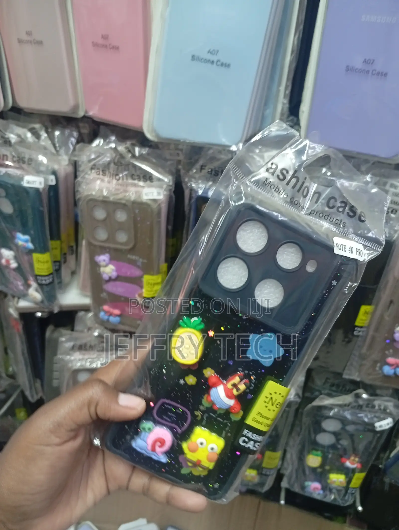 Infinix Note 40 Pro Case Features a Black, Glittery Finish