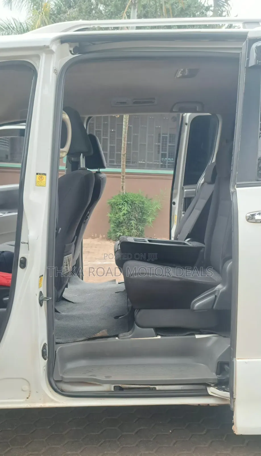 Toyota Noah 2010 White