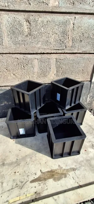 Plastic Concrete Test Cube Moulds