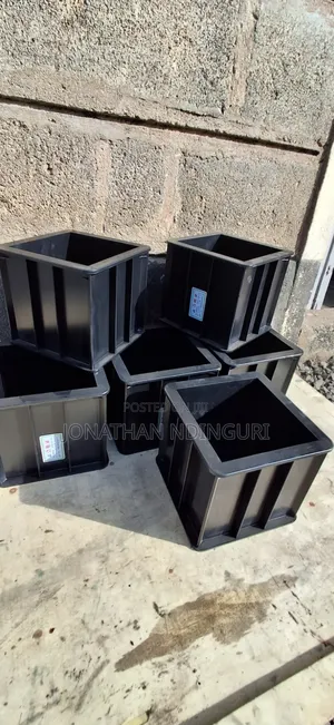 High-Quality Plastic Concrete Cube Moulds