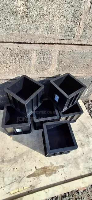High-Quality Plastic Concrete Cube Moulds