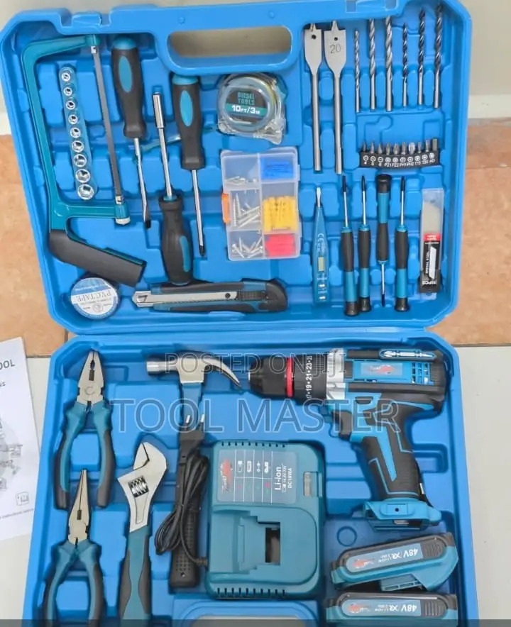Makita / Toolmax Cordless Drill Set