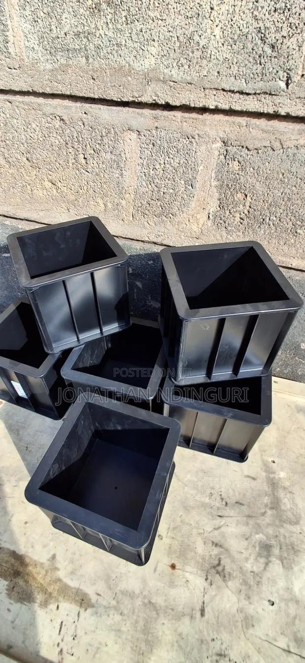 Plastic Concrete Cube Moulds