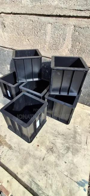 Plastic Concrete Cube Moulds