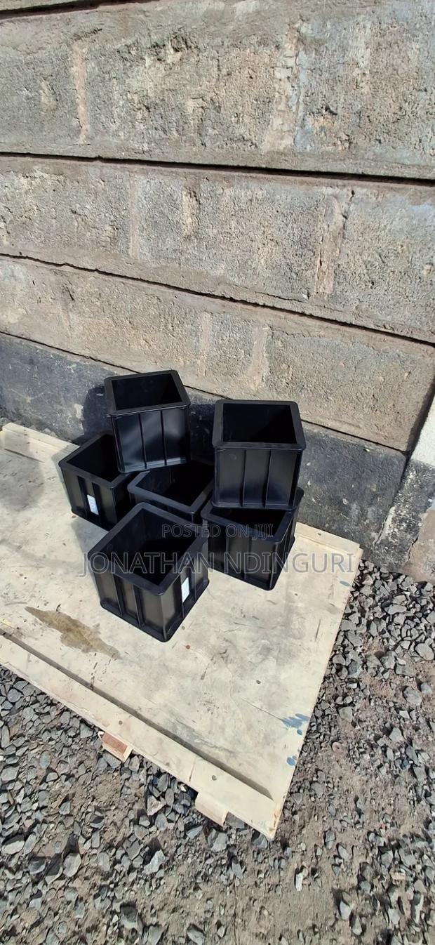 Plastic Cube Moulds – Durable Laboratory Equipment
