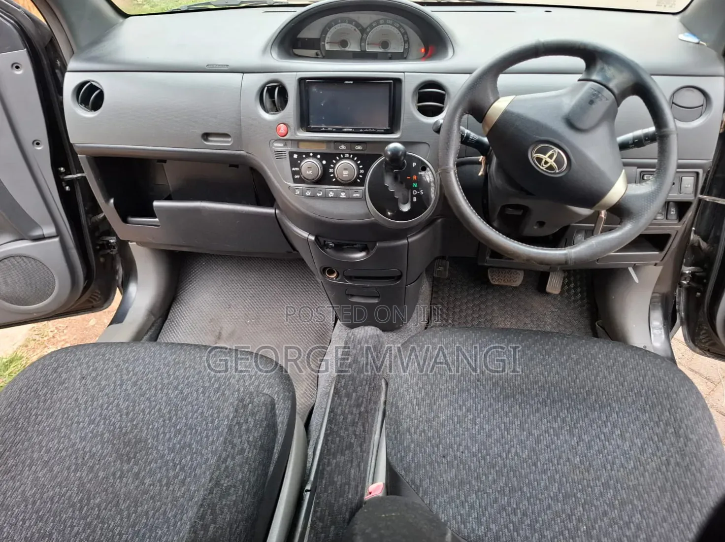 Toyota Sienta 2014 Black
