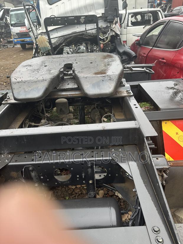 Faw Lorry 2019 White - thumbnail 5
