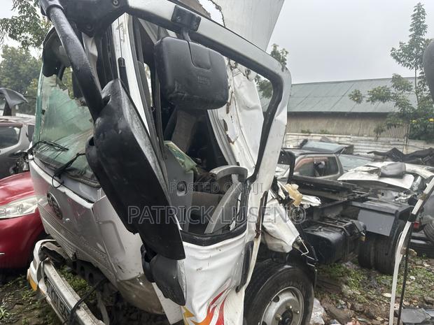 Faw Lorry 2019 White - thumbnail 3