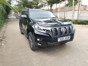 Toyota Land Cruiser Prado 2016 Black