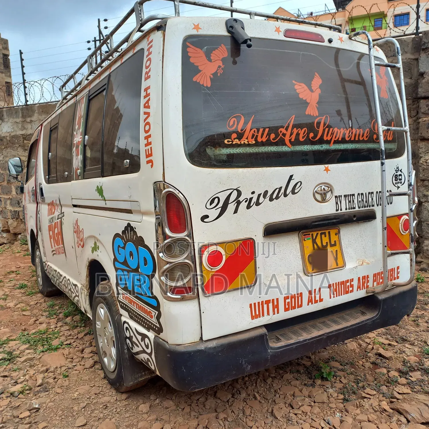 Toyota HiAce 2011 Black