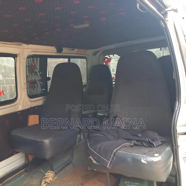 Toyota HiAce 2011 Black - thumbnail 8