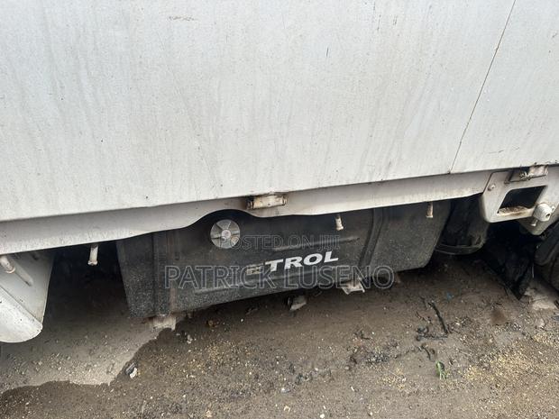 Toyota Dyna 2010 White - thumbnail 4