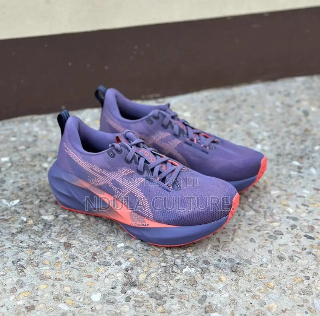 Asics Nova Blast 5