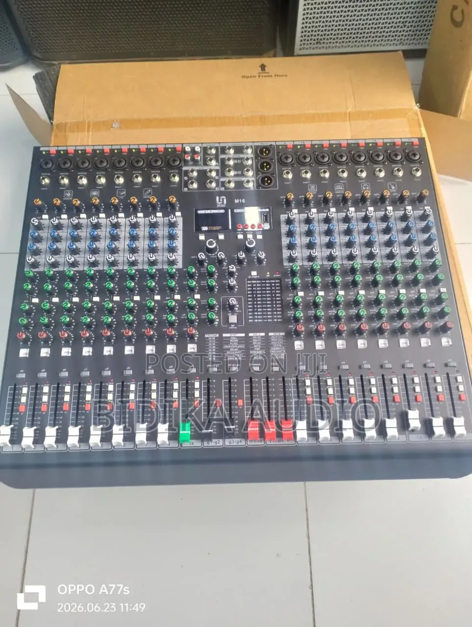 M16 Professional 16-Channel Analog Mixing Console