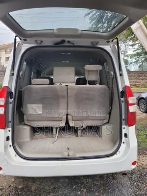 Toyota Noah 2011 White