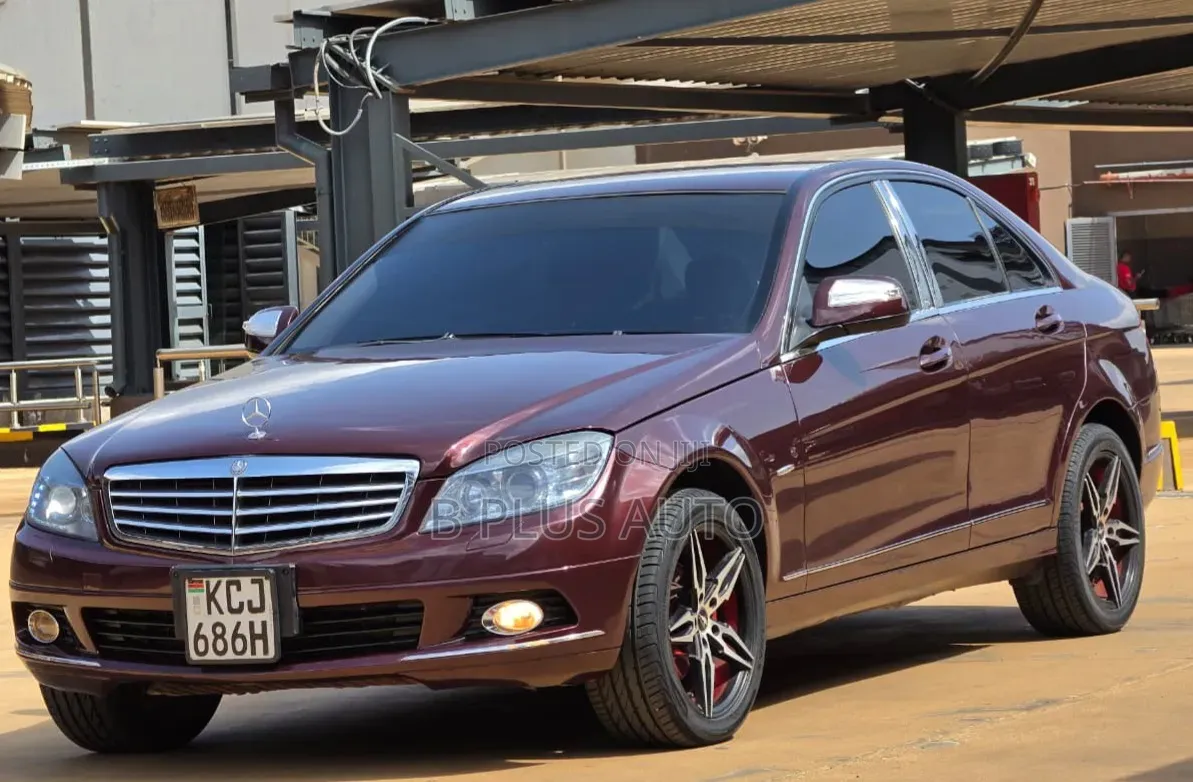 Mercedes-Benz C200 2010 Maroon