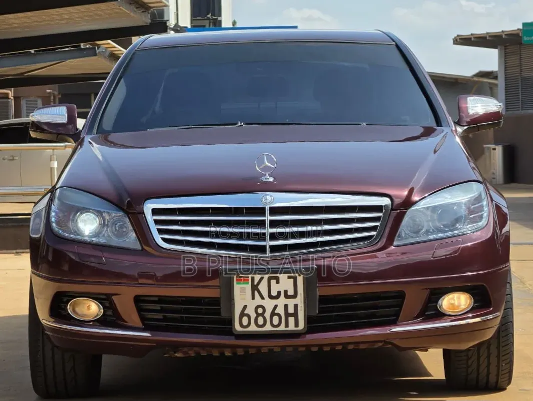 Mercedes-Benz C200 2010 Maroon