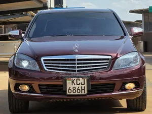 Mercedes-Benz C200 2010 Maroon