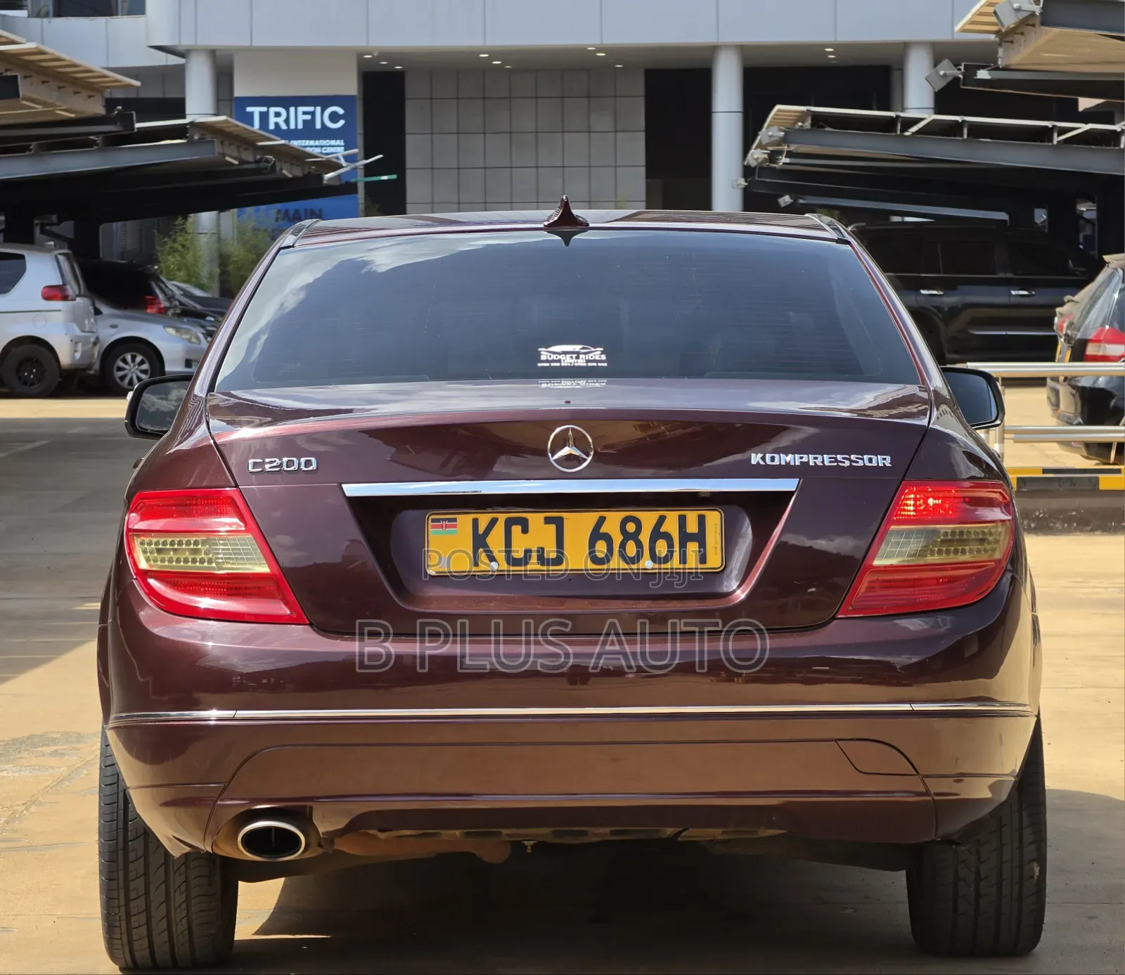Mercedes-Benz C200 2010 Maroon
