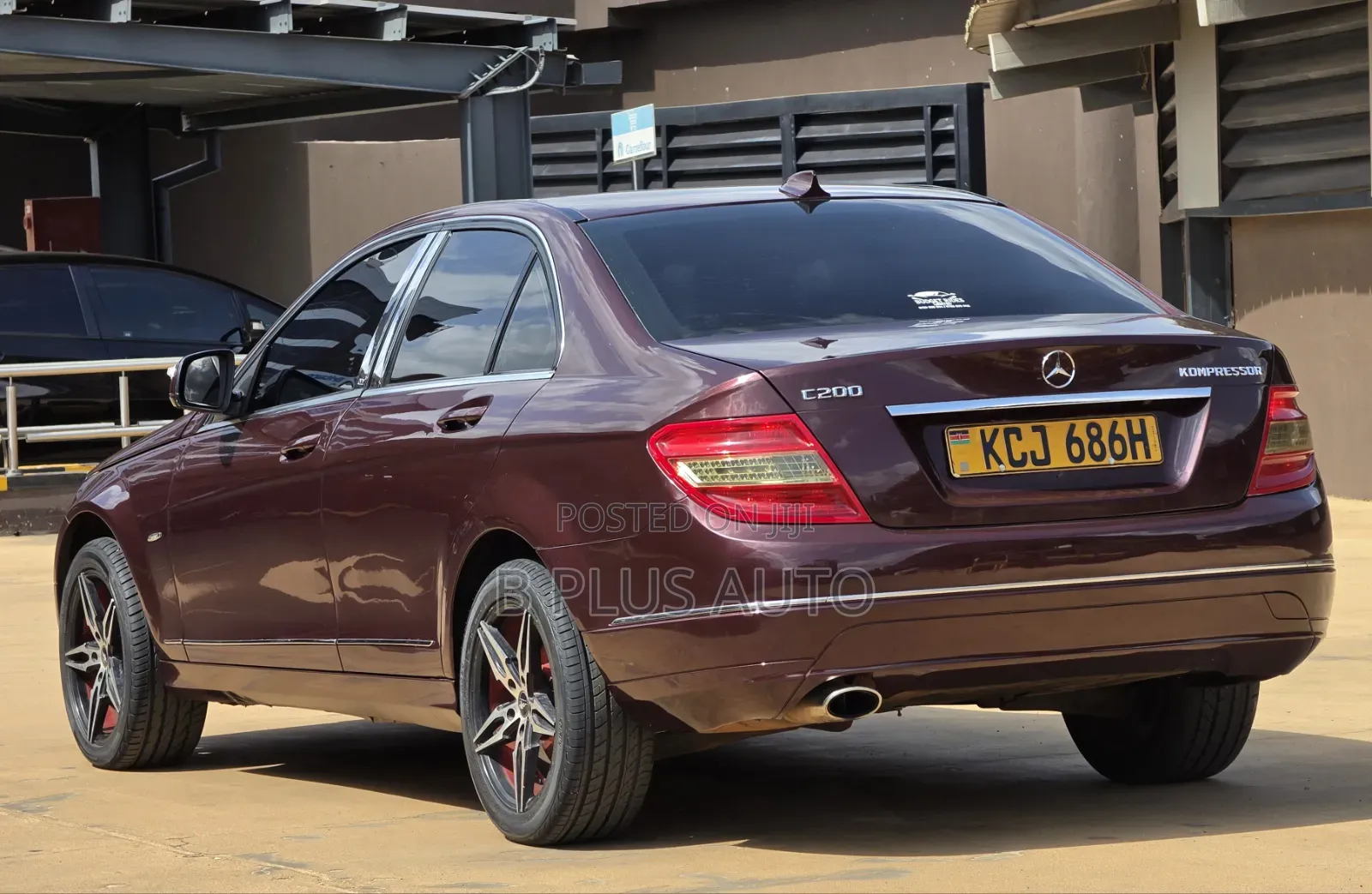Mercedes-Benz C200 2010 Maroon