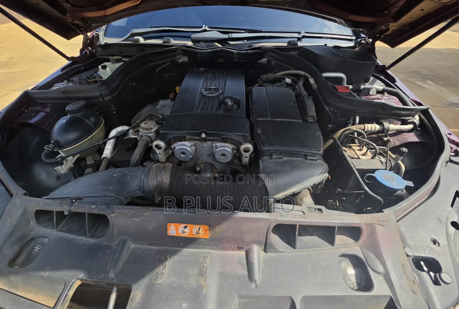 Mercedes-Benz C200 2010 Maroon