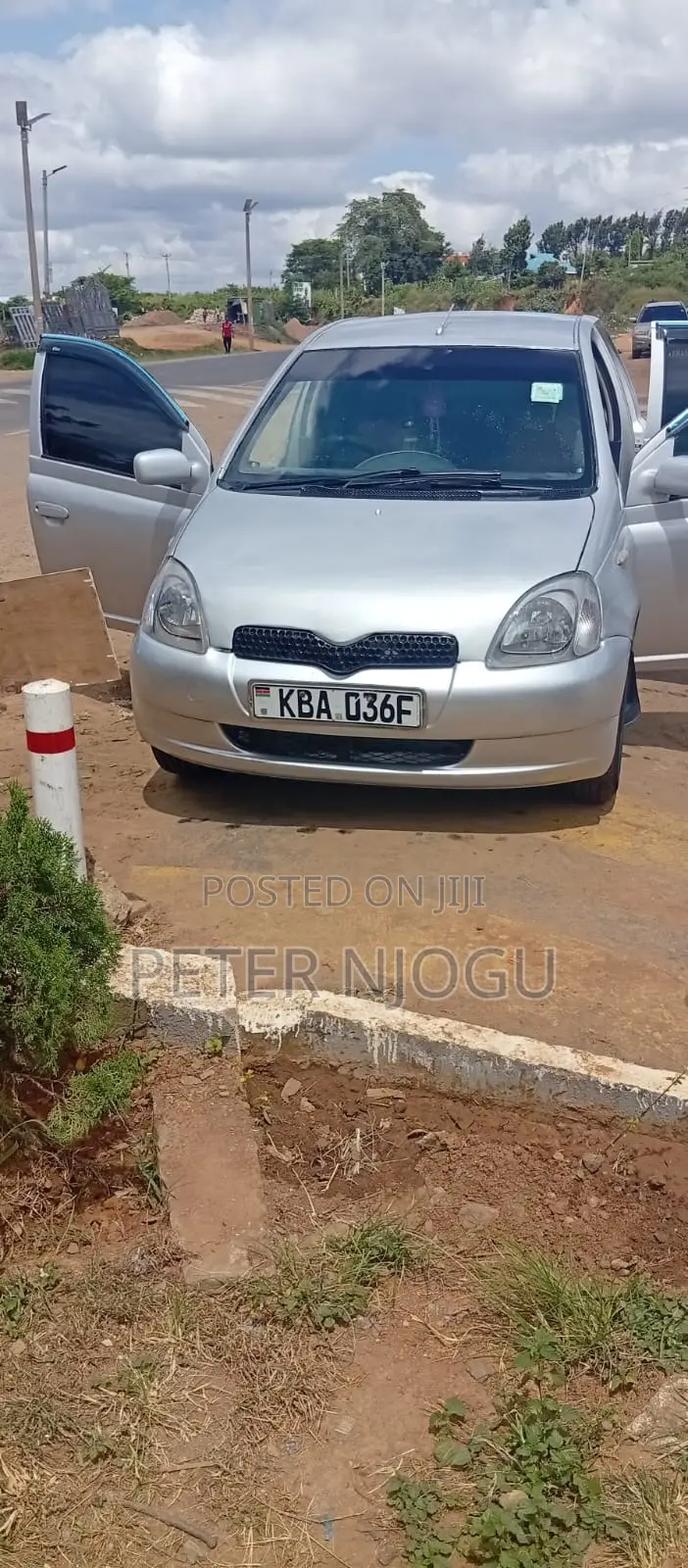 Toyota Vitz 2002 Gray