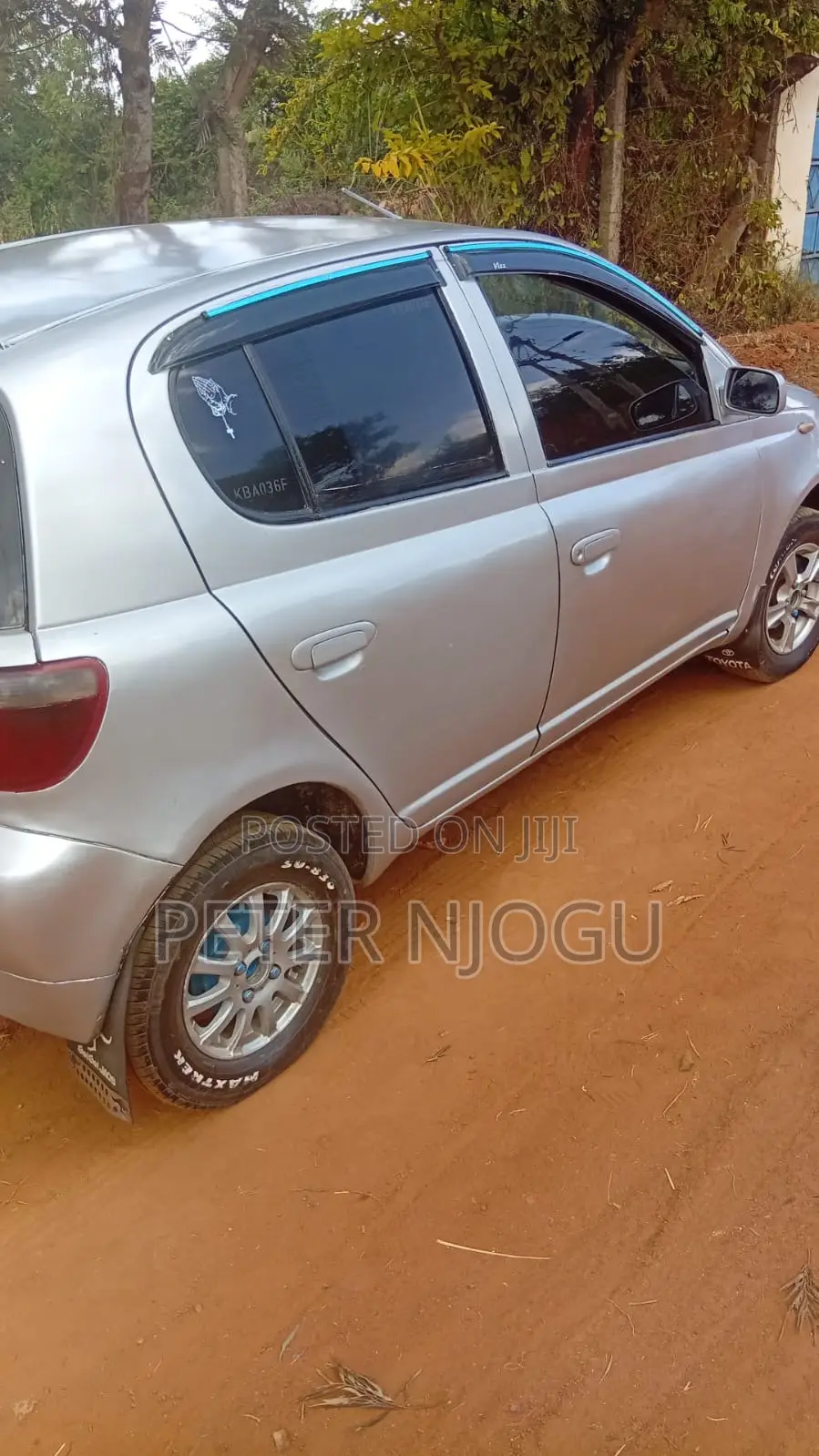 Toyota Vitz 2002 Gray