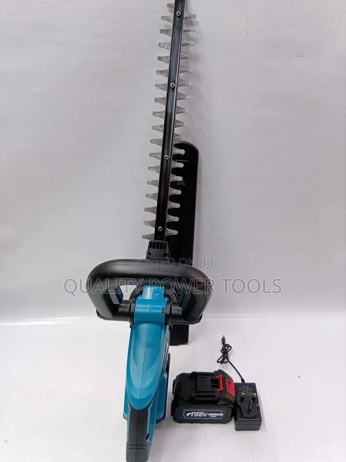 Makita Heavy Duty Cordless Lithium-Ion Hedge Trimmer