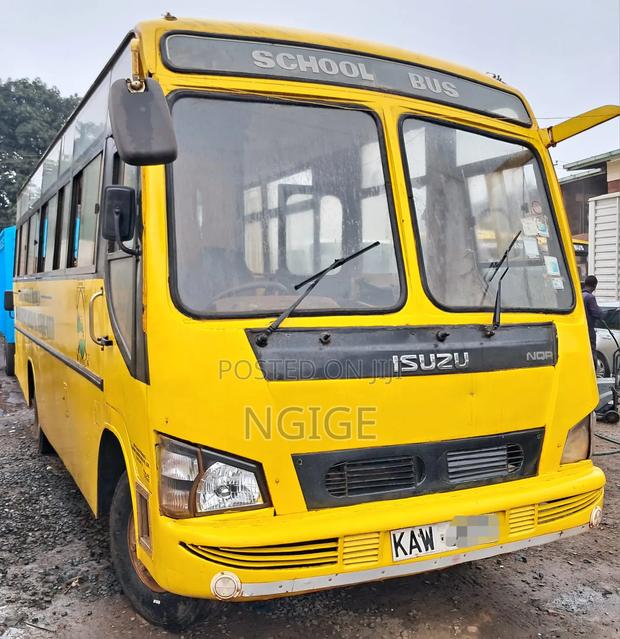 Isuzu NQR 2005 Yellow - thumbnail 2