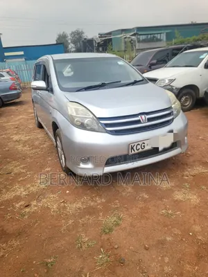 Toyota ISIS 2010 Gray