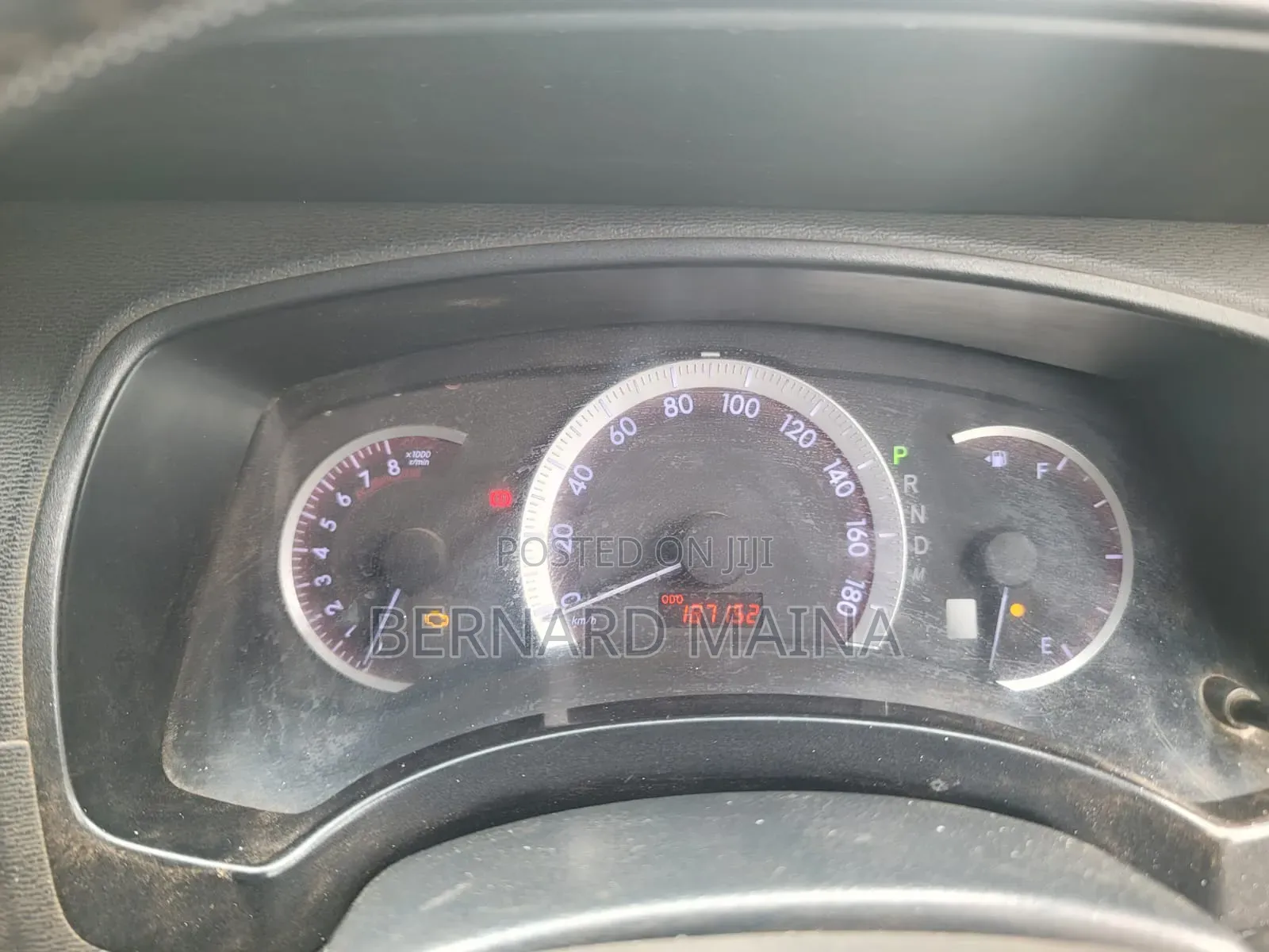 Toyota ISIS 2010 Gray