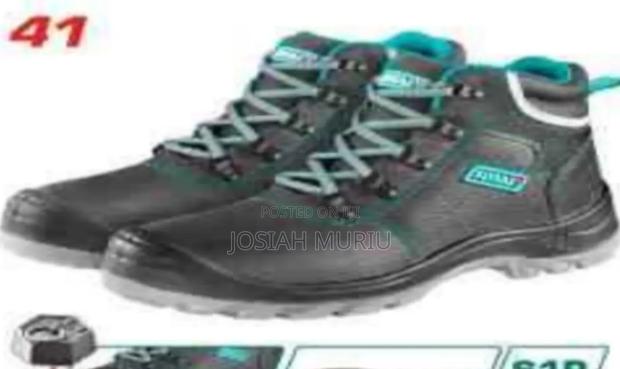 Total Size 42 Safety Boots