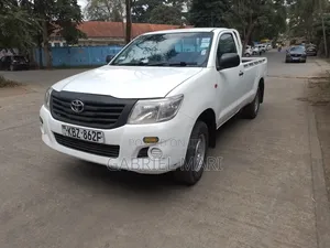 Toyota Hilux 2014 White